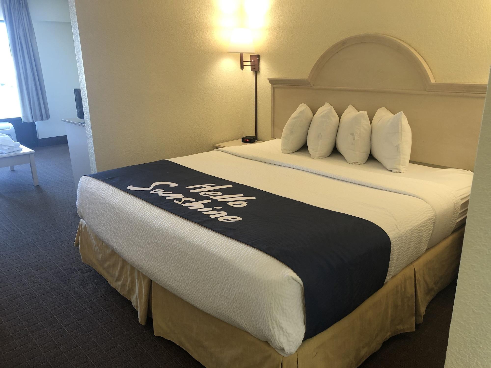 Days Inn & Suites By Wyndham Navarre - Near Beaches Hurlburt Exterior foto